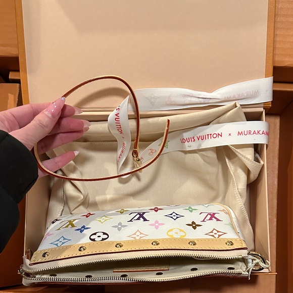 Louis Vuitton murakami pochette - Picture 2 of 4